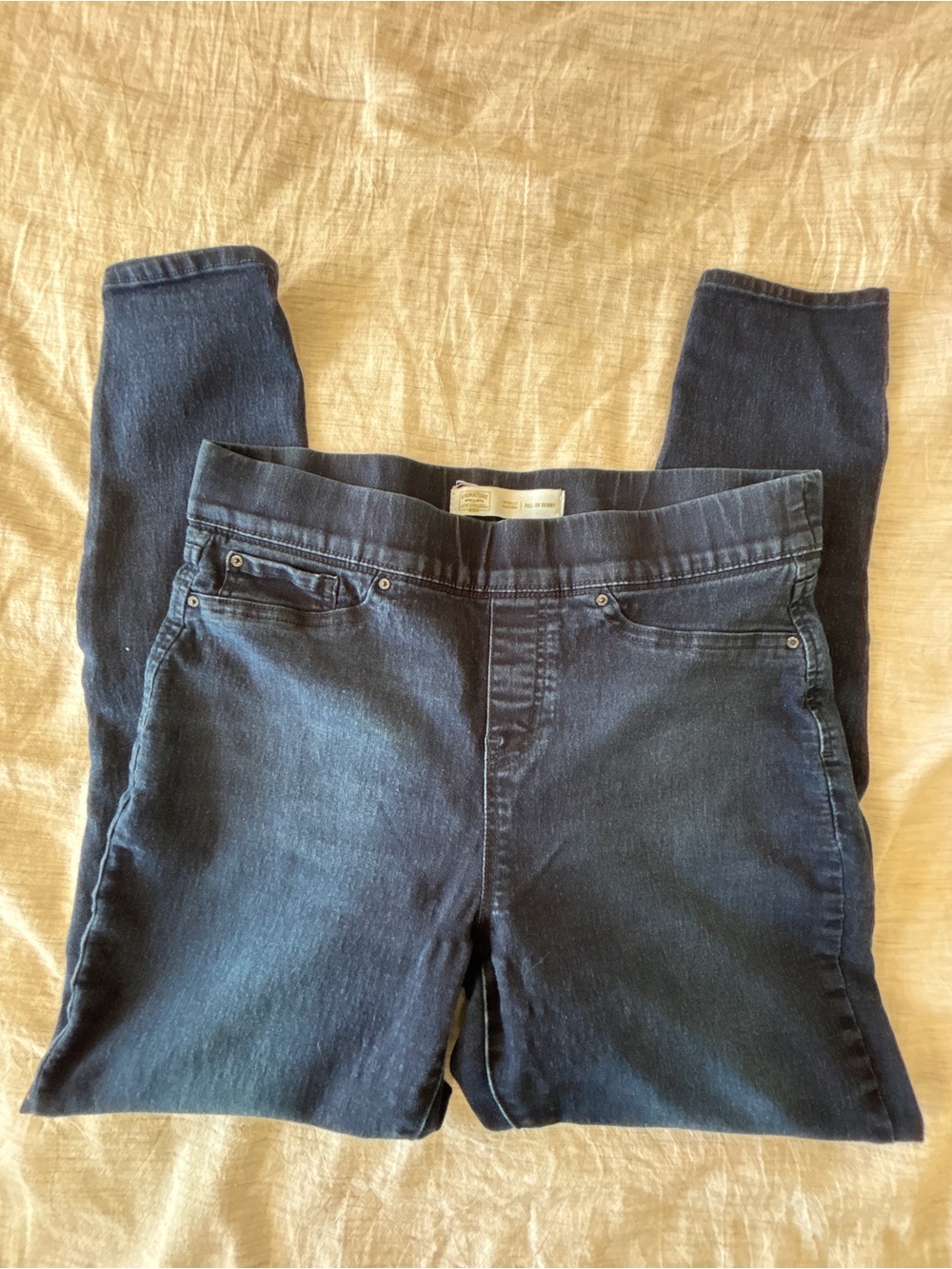 Women’s Levi Totally Shaping Pull On Skinny Dark Blue Stretch Denim Jeans